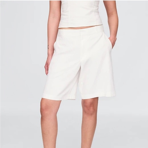 GAP Pants - GAP 365 Flat Front LInen Blend Trouser Shorts Minimalist Off White Size 14 NEW